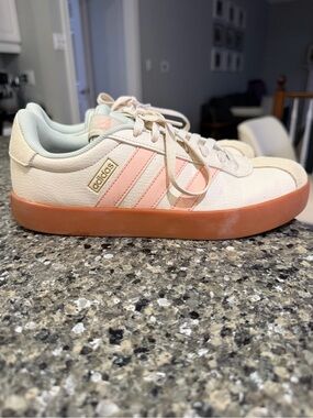 Adidas Women Cream and Pink Low-Top Sneakers with Coral Sole
